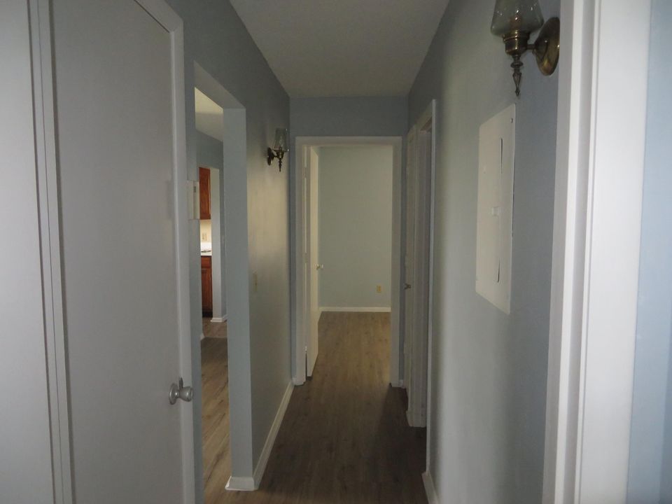 For Sale: $167,000 (2 beds, 2 baths, 1000 Square Feet)