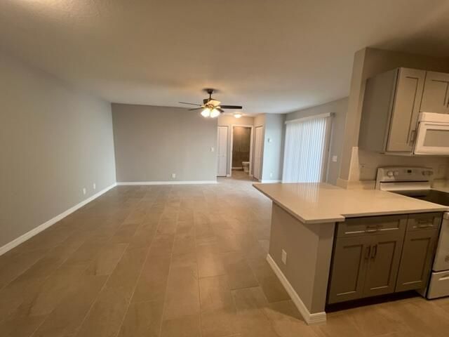 For Rent: $2,000 (2 beds, 2 baths, 864 Square Feet)