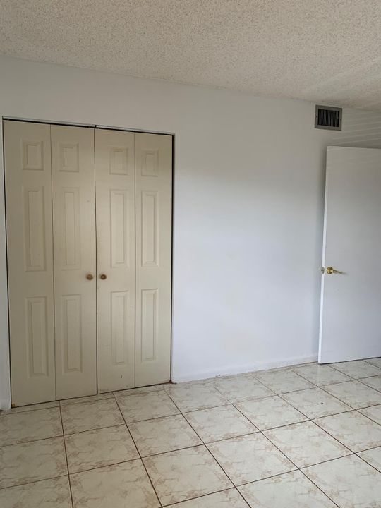 For Rent: $2,300 (2 beds, 2 baths, 918 Square Feet)