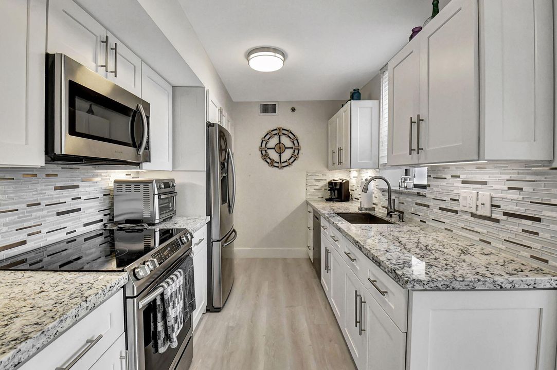 For Sale: $529,000 (2 beds, 2 baths, 1796 Square Feet)