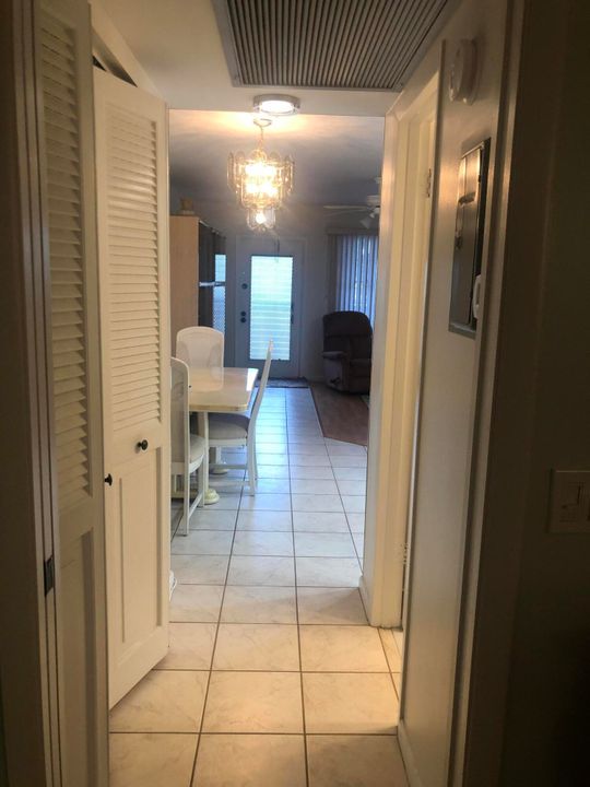 For Rent: $2,900 (1 beds, 1 baths, 752 Square Feet)