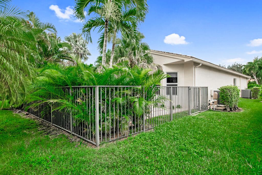 For Sale: $669,000 (3 beds, 2 baths, 2712 Square Feet)