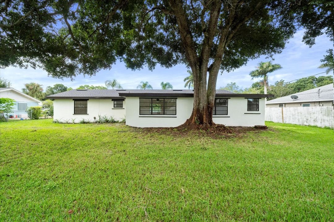 For Sale: $349,000 (4 beds, 3 baths, 1784 Square Feet)