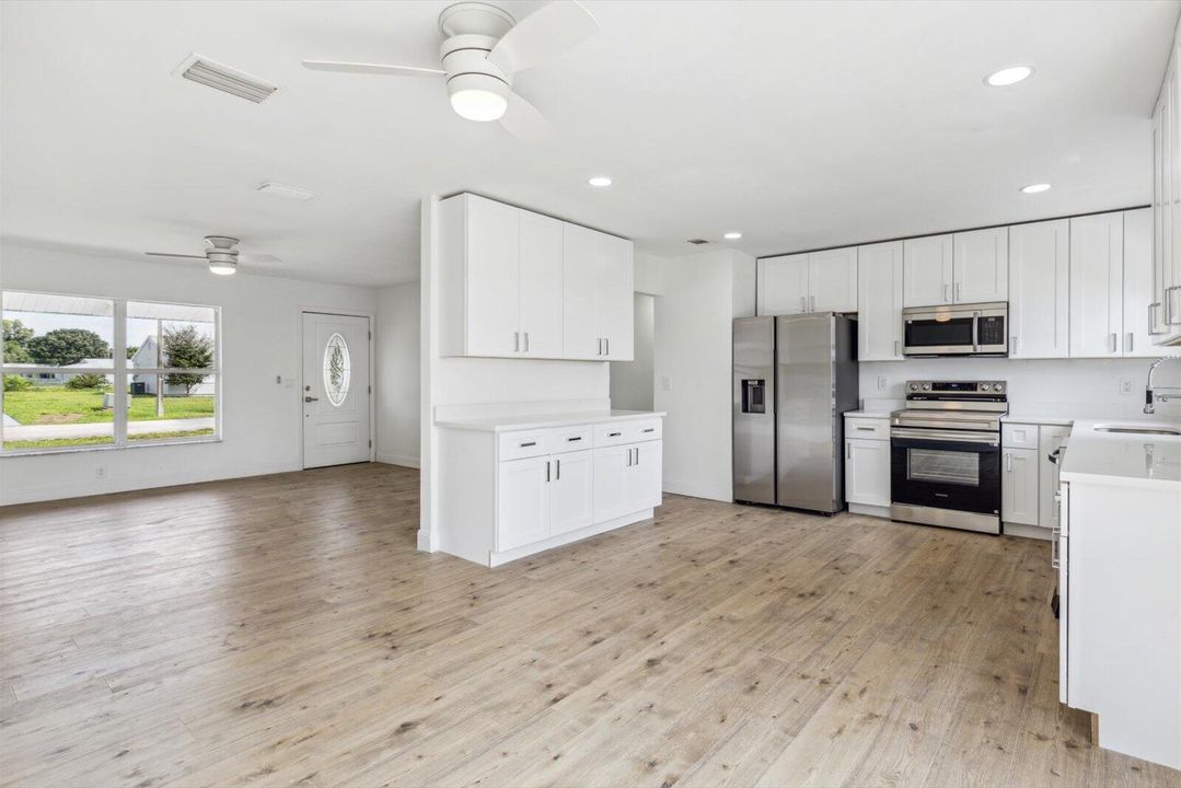 For Sale: $335,000 (3 beds, 2 baths, 1344 Square Feet)