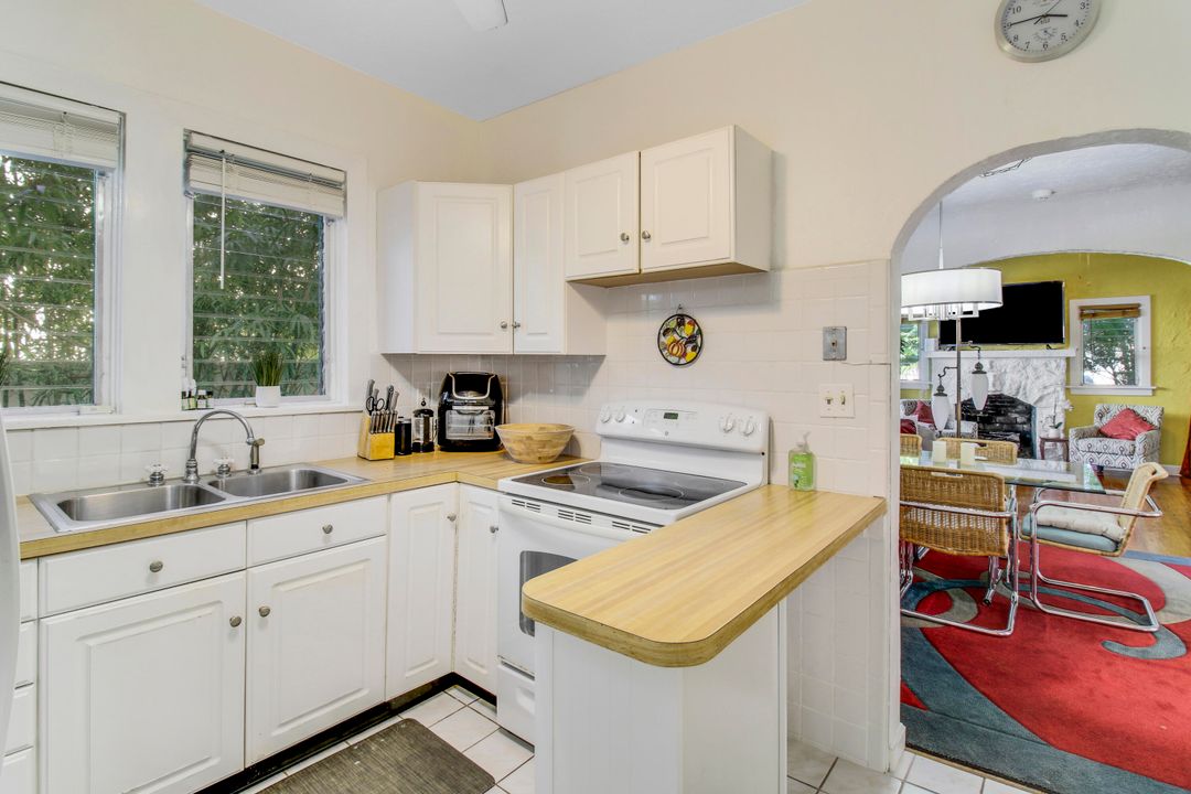 For Sale: $424,900 (3 beds, 2 baths, 1155 Square Feet)