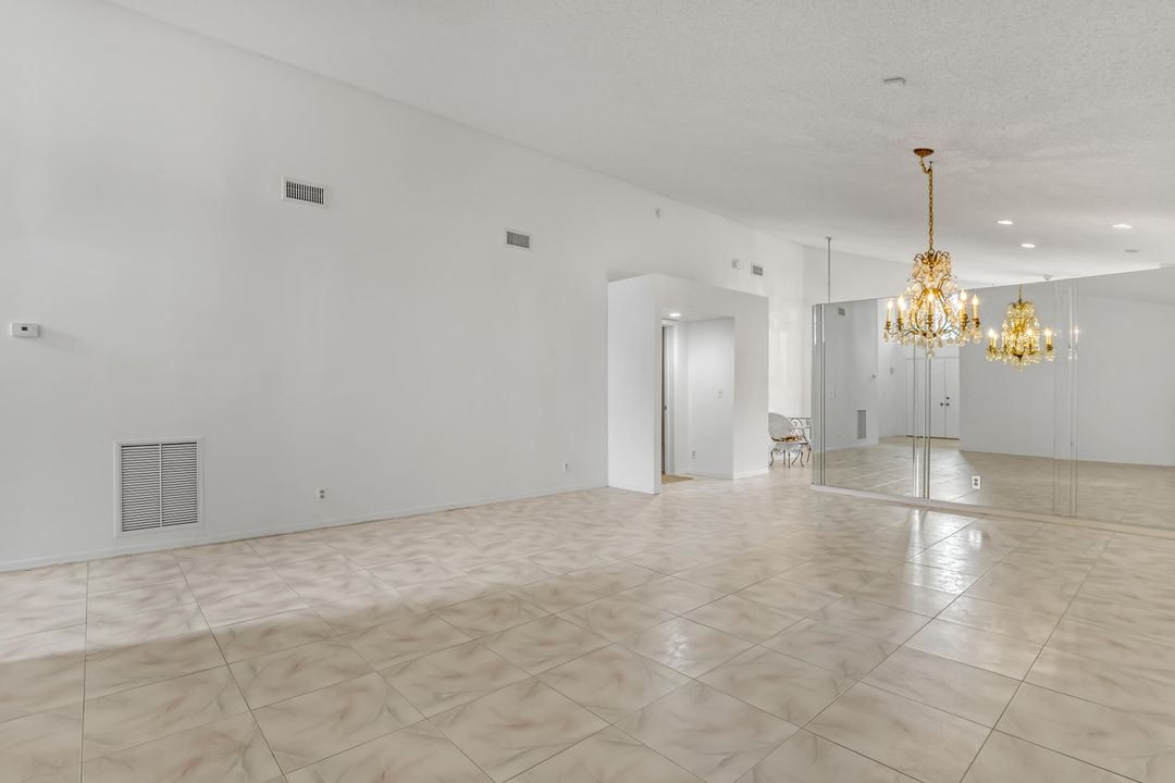 For Sale: $359,450 (2 beds, 2 baths, 1555 Square Feet)