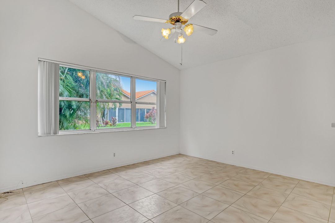 For Sale: $359,450 (2 beds, 2 baths, 1555 Square Feet)