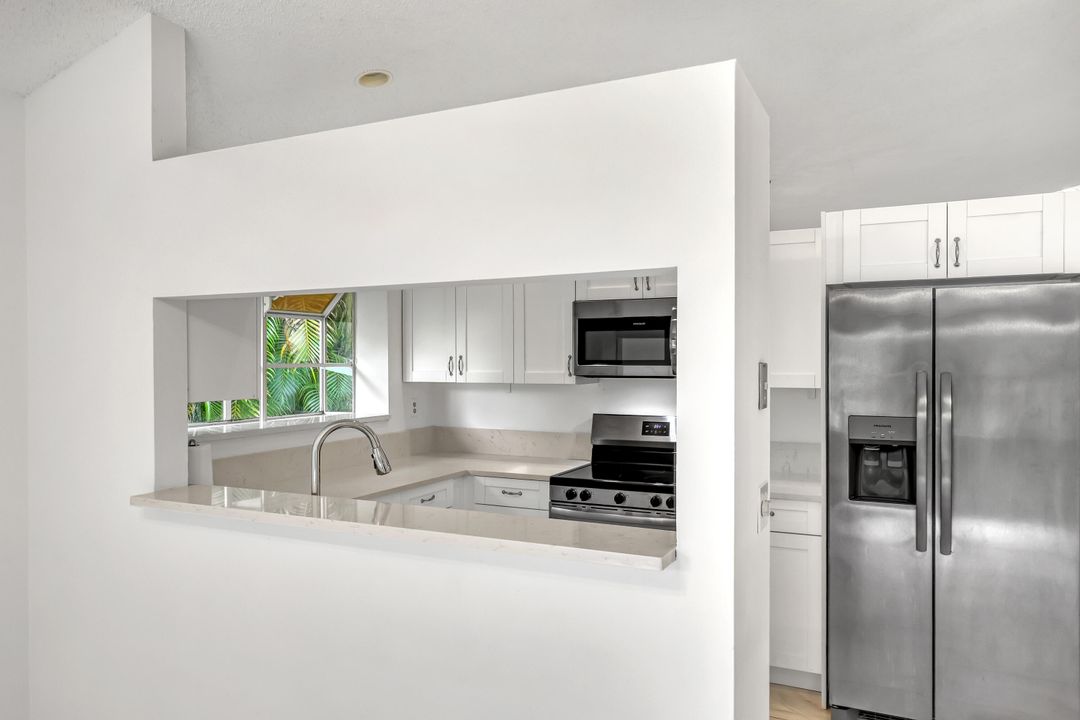 For Sale: $359,450 (2 beds, 2 baths, 1555 Square Feet)