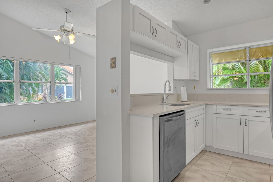 For Sale: $359,450 (2 beds, 2 baths, 1555 Square Feet)