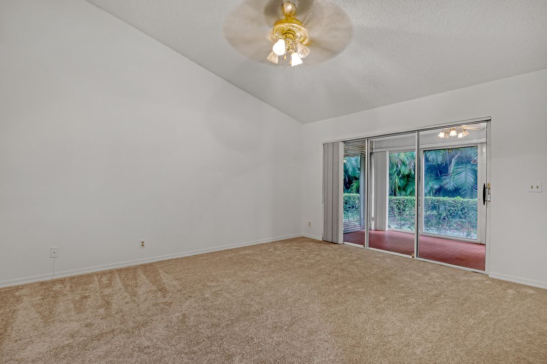 For Sale: $359,450 (2 beds, 2 baths, 1555 Square Feet)