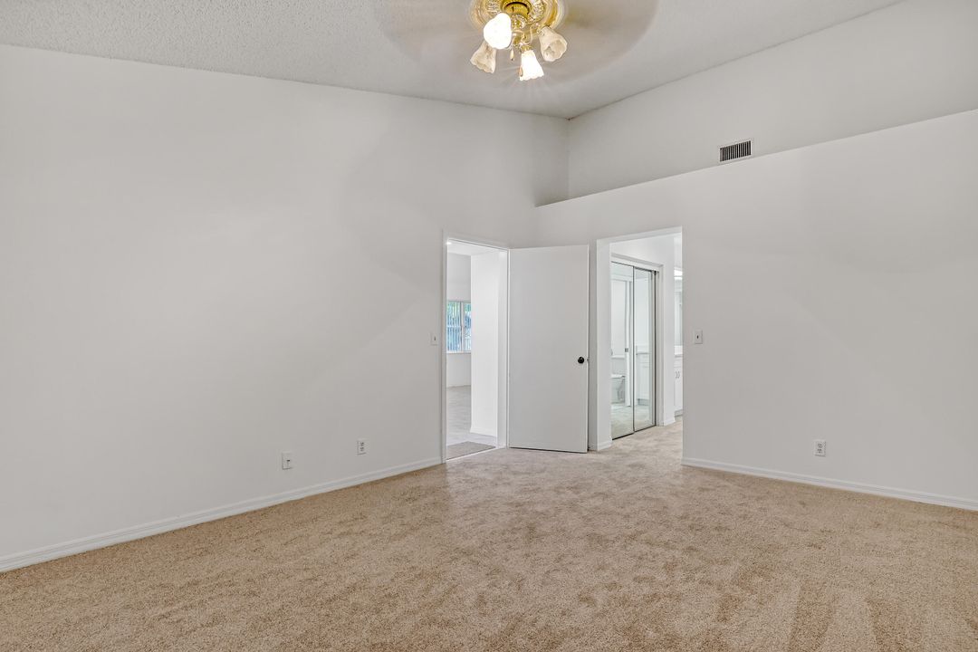 For Sale: $359,450 (2 beds, 2 baths, 1555 Square Feet)