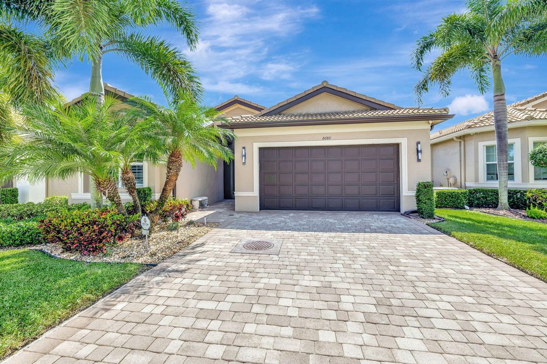 For Sale: $1,050,000 (3 beds, 2 baths, 2258 Square Feet)