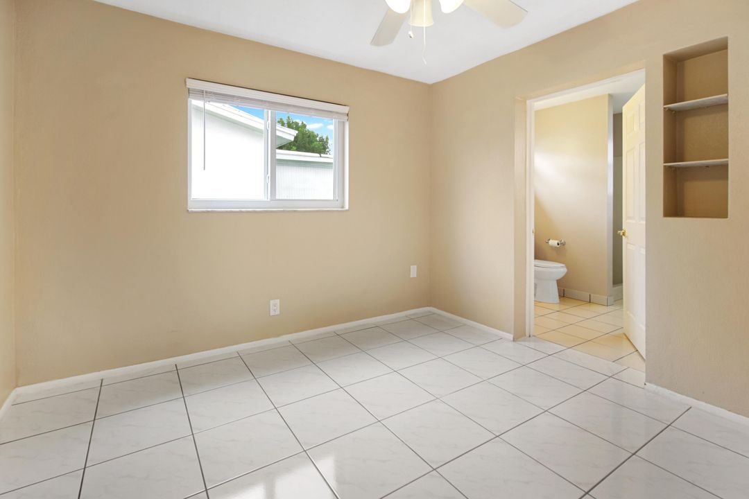 For Sale: $285,000 (2 beds, 2 baths, 933 Square Feet)