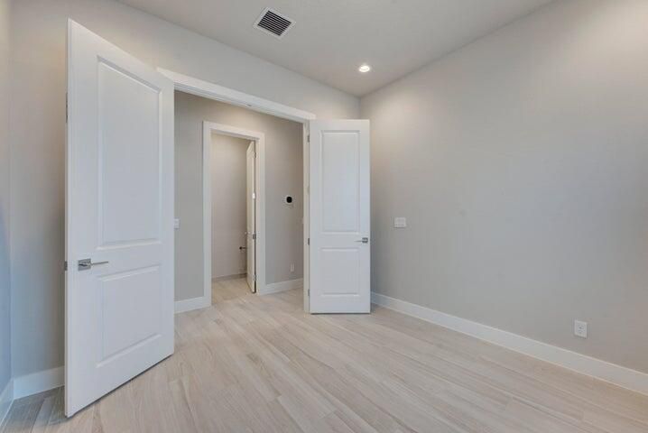 Active With Contract: $5,800 (3 beds, 2 baths, 2403 Square Feet)