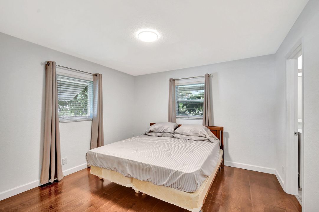 For Sale: $389,000 (2 beds, 2 baths, 1317 Square Feet)