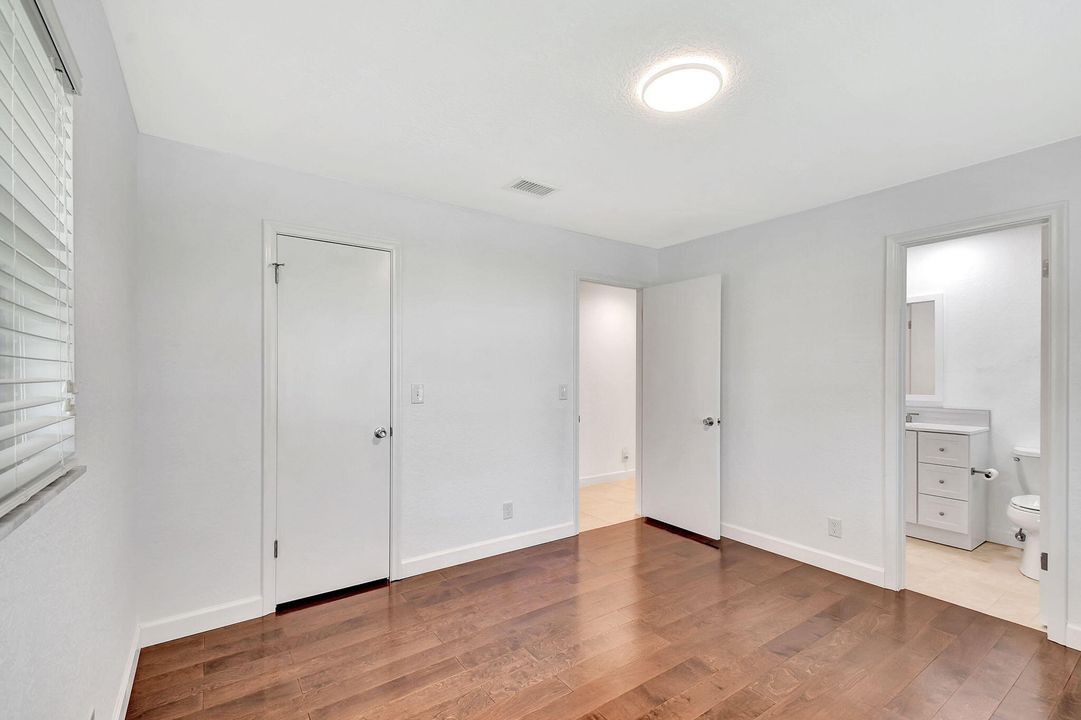 For Sale: $389,000 (2 beds, 2 baths, 1317 Square Feet)