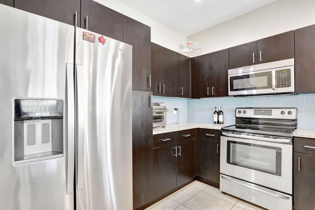 For Sale: $624,900 (3 beds, 2 baths, 1553 Square Feet)