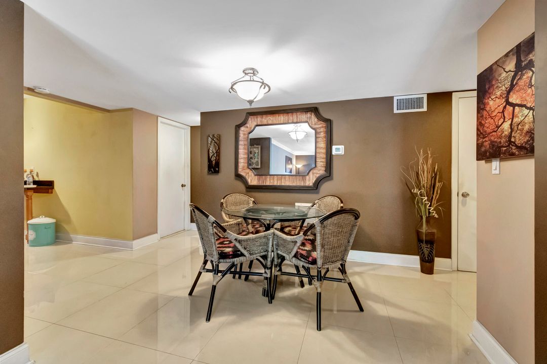 For Sale: $365,000 (2 beds, 2 baths, 1160 Square Feet)