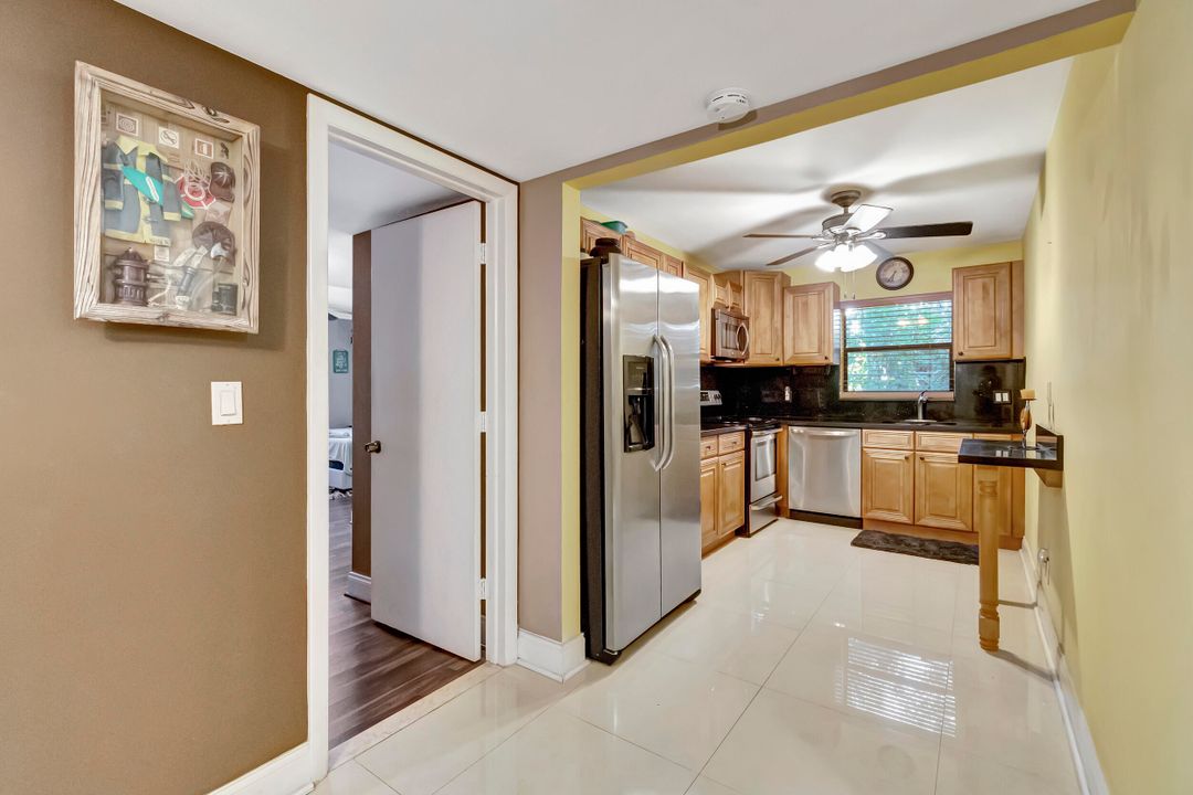 For Sale: $365,000 (2 beds, 2 baths, 1160 Square Feet)