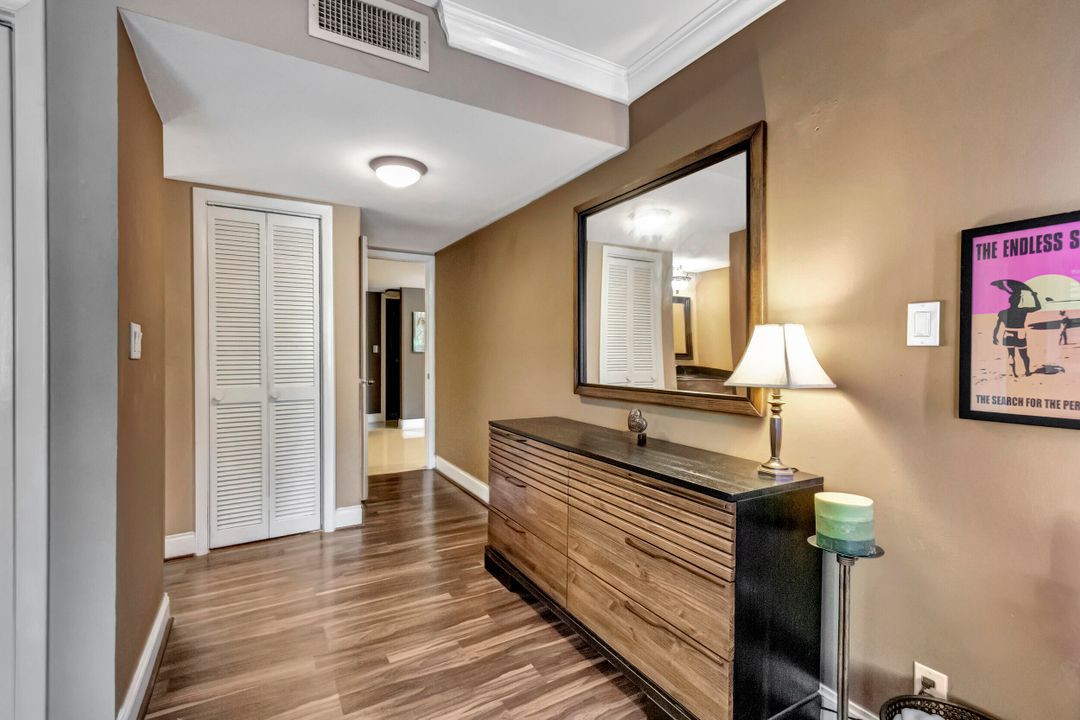 For Sale: $365,000 (2 beds, 2 baths, 1160 Square Feet)