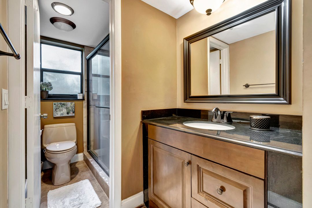 For Sale: $365,000 (2 beds, 2 baths, 1160 Square Feet)