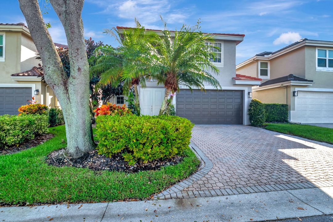 For Sale: $1,350,000 (3 beds, 2 baths, 2415 Square Feet)