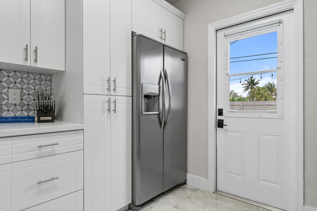 For Sale: $450,000 (3 beds, 2 baths, 1170 Square Feet)