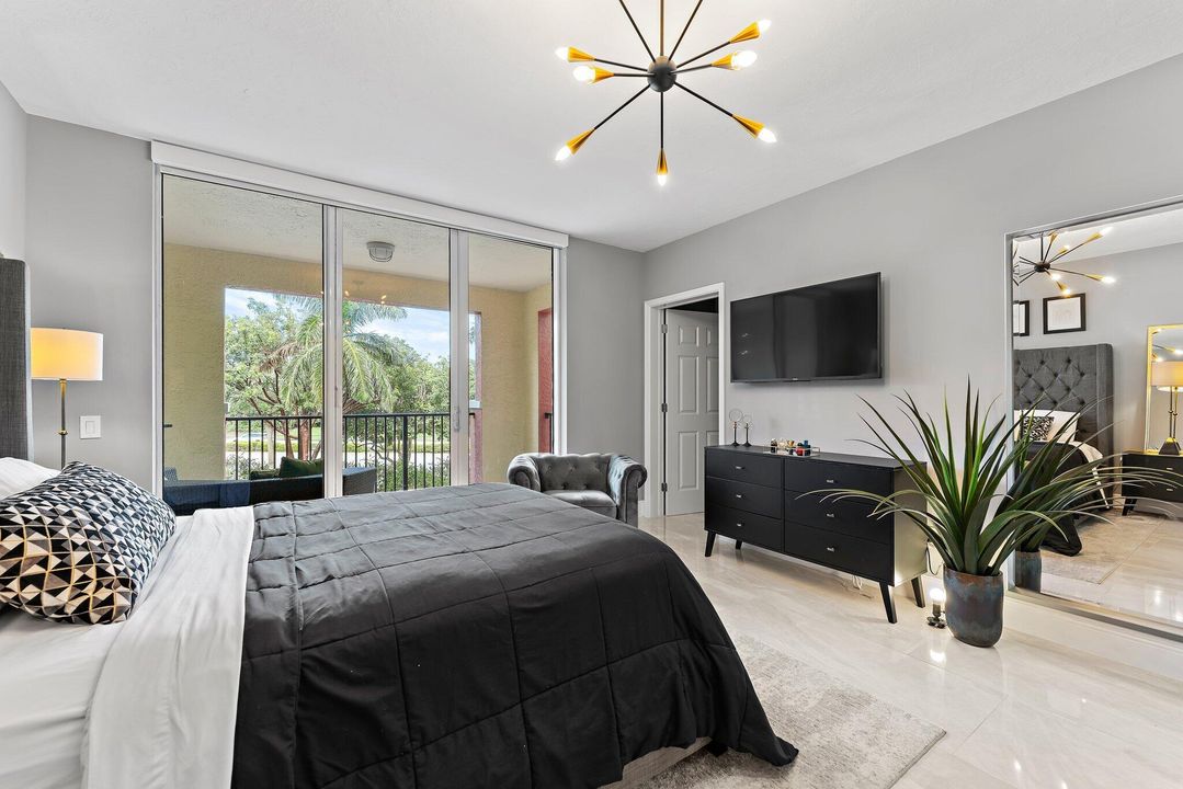 For Sale: $3,200,000 (3 beds, 3 baths, 2820 Square Feet)