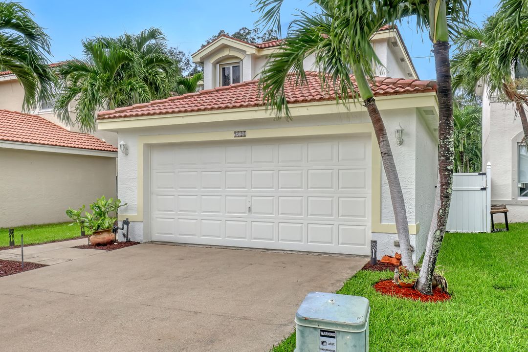 For Sale: $699,000 (3 beds, 2 baths, 1881 Square Feet)