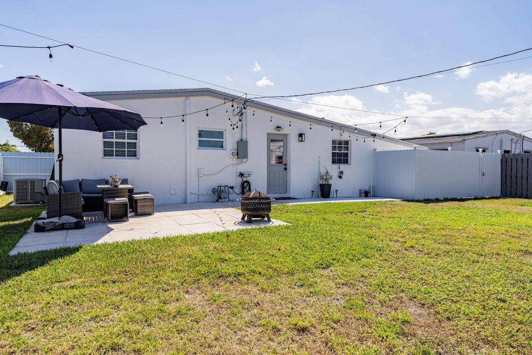 For Sale: $450,000 (3 beds, 2 baths, 1170 Square Feet)