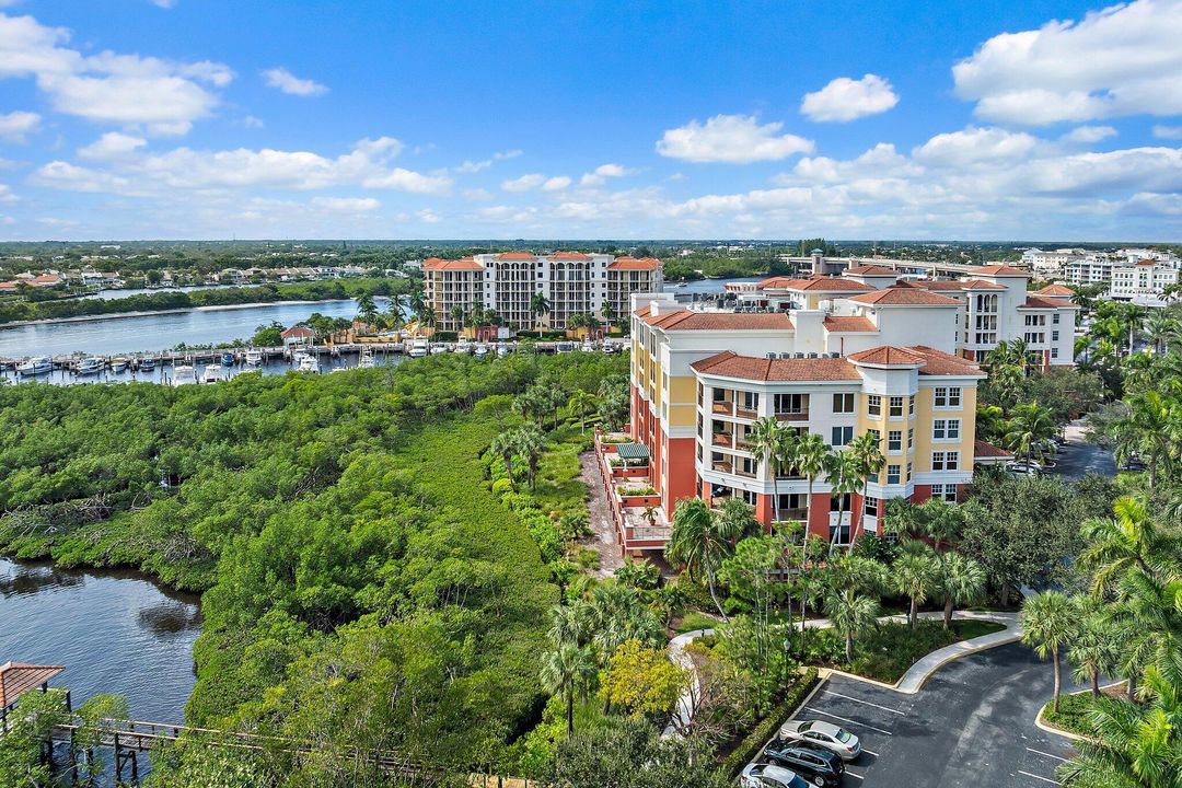 For Sale: $3,200,000 (3 beds, 3 baths, 2820 Square Feet)