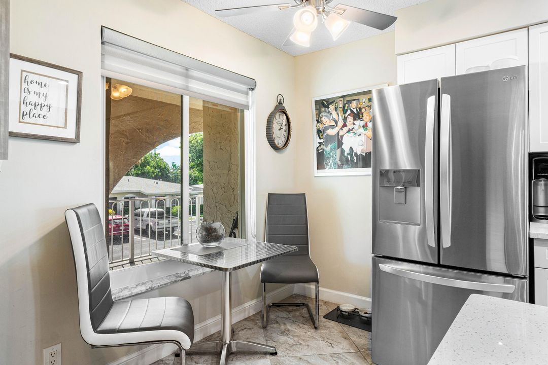 For Sale: $289,500 (2 beds, 2 baths, 1021 Square Feet)