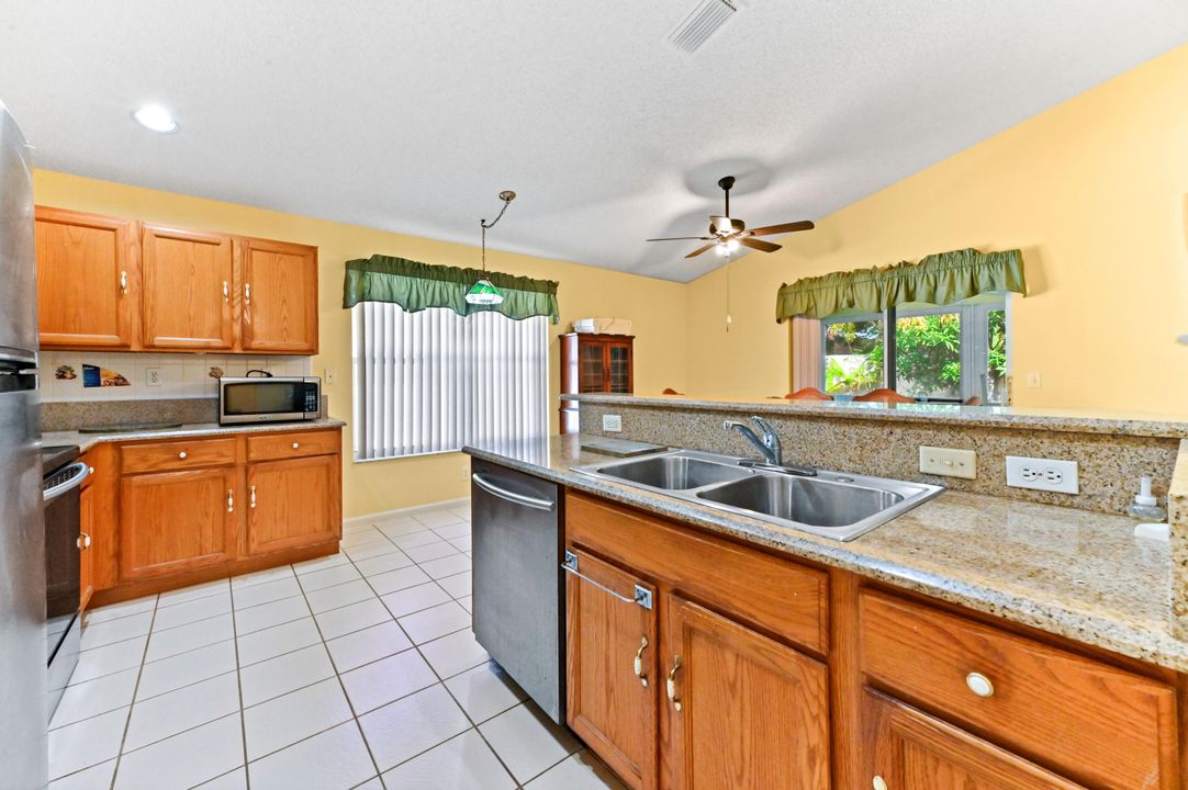 For Sale: $499,990 (3 beds, 2 baths, 1412 Square Feet)