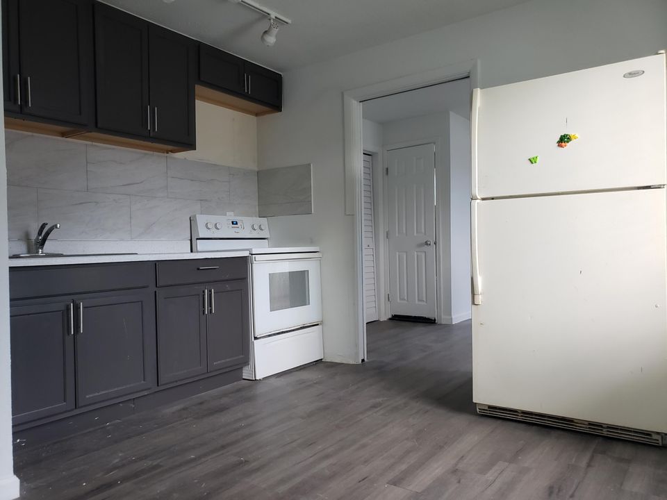 For Rent: $1,350 (1 beds, 1 baths, 600 Square Feet)