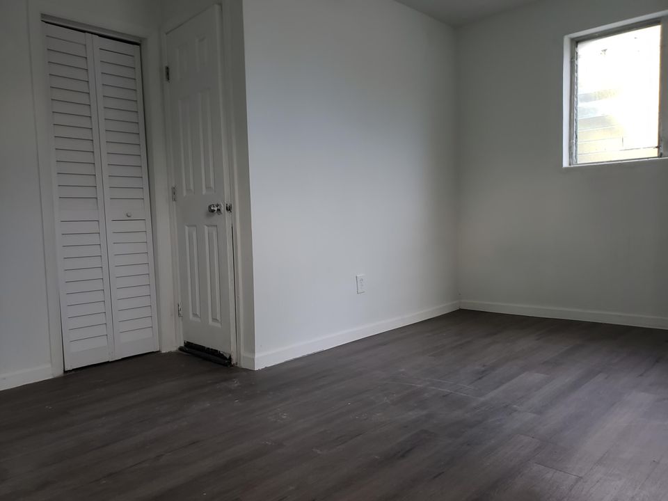 For Rent: $1,350 (1 beds, 1 baths, 600 Square Feet)