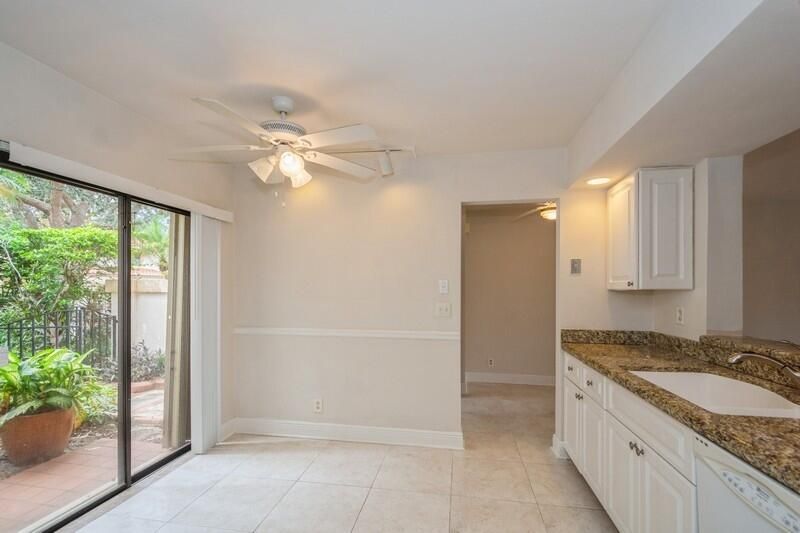 For Sale: $358,900 (2 beds, 2 baths, 1300 Square Feet)