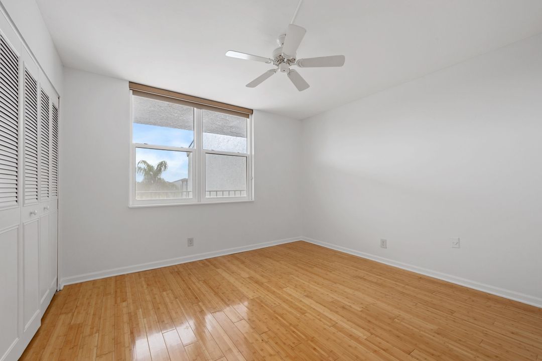 For Sale: $125,000 (2 beds, 2 baths, 1305 Square Feet)