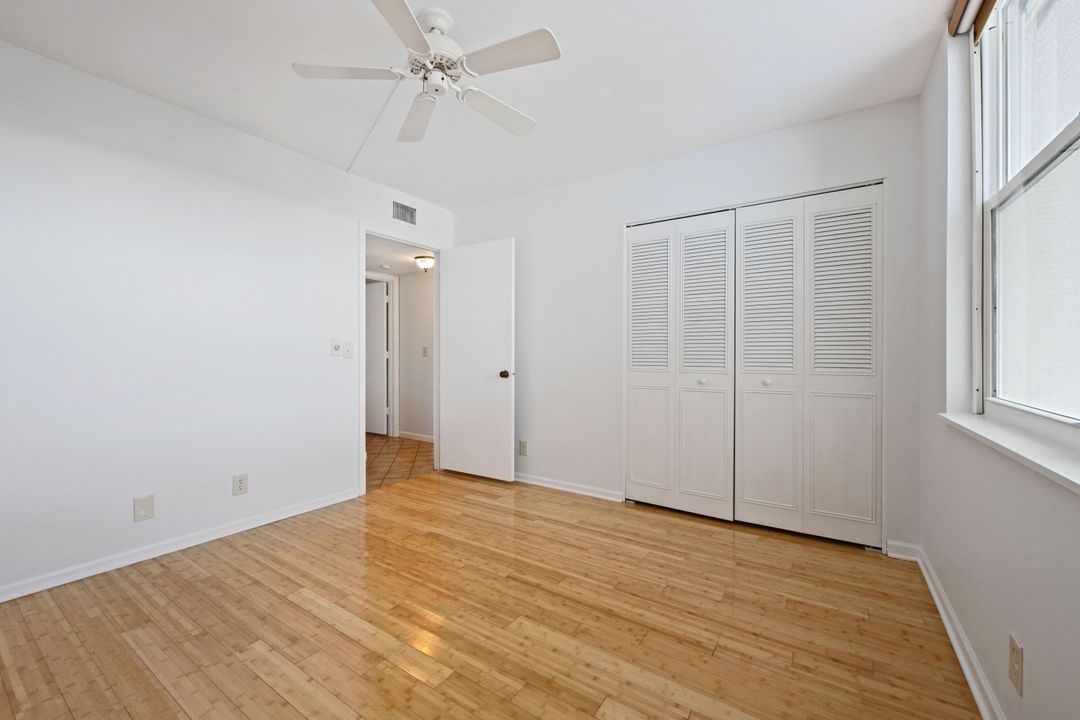 For Sale: $125,000 (2 beds, 2 baths, 1305 Square Feet)