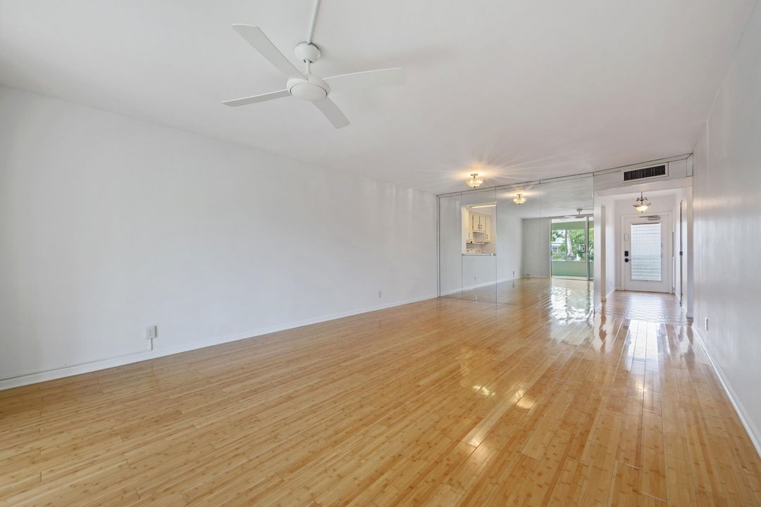 For Sale: $125,000 (2 beds, 2 baths, 1305 Square Feet)