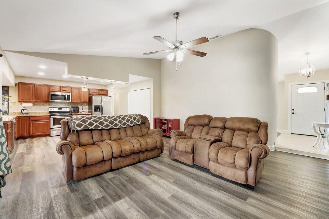 For Sale: $399,000 (3 beds, 2 baths, 1870 Square Feet)