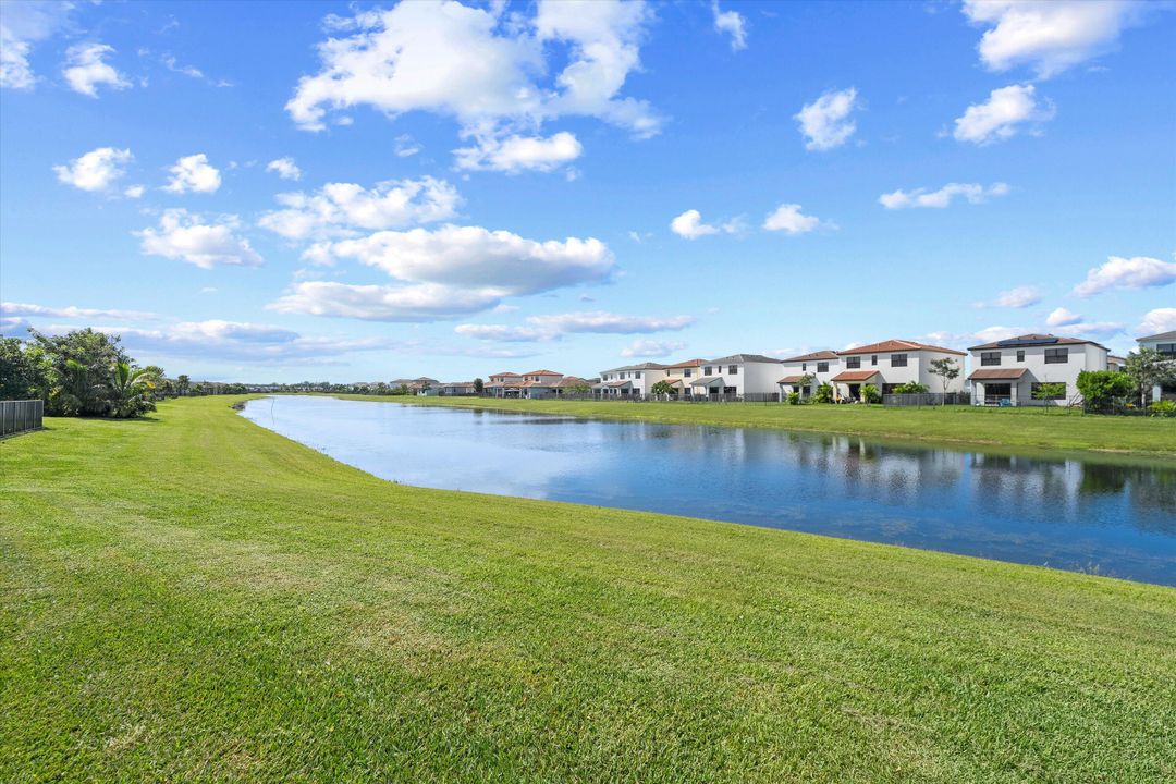 For Sale: $824,900 (3 beds, 3 baths, 2311 Square Feet)