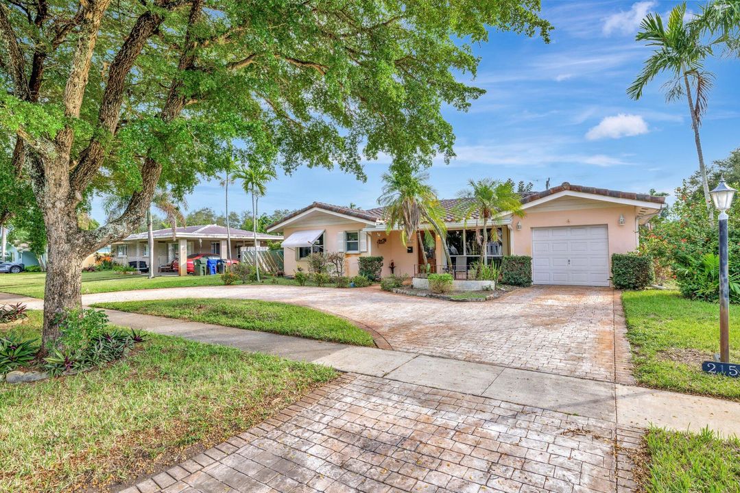 For Sale: $759,000 (3 beds, 2 baths, 1246 Square Feet)