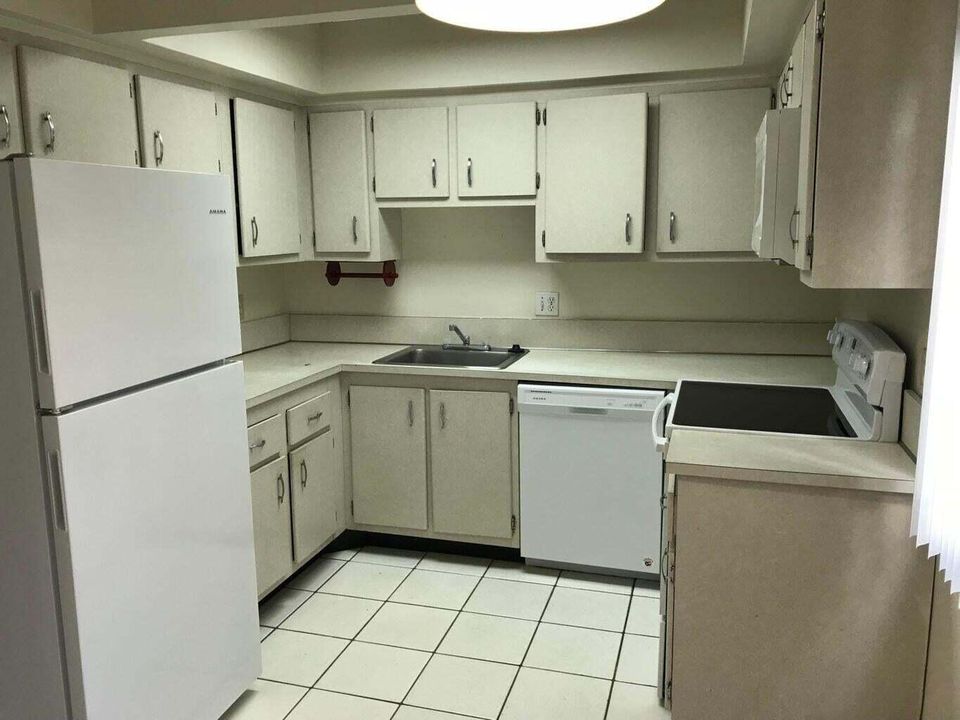 For Rent: $1,875 (2 beds, 1 baths, 1088 Square Feet)