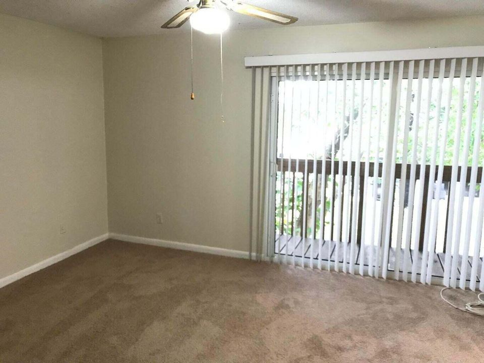 For Rent: $1,875 (2 beds, 1 baths, 1088 Square Feet)