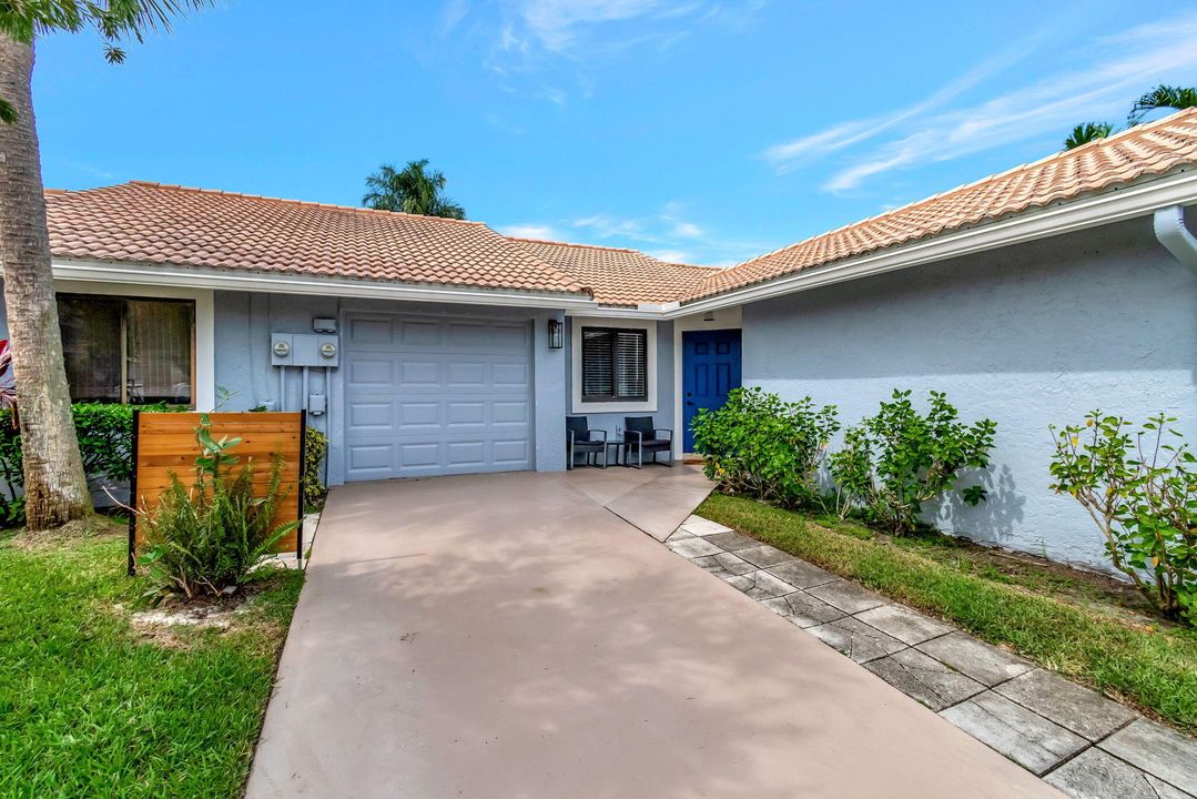 For Sale: $449,000 (3 beds, 2 baths, 1221 Square Feet)