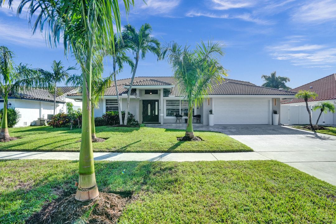 For Sale: $1,000,000 (4 beds, 2 baths, 2296 Square Feet)