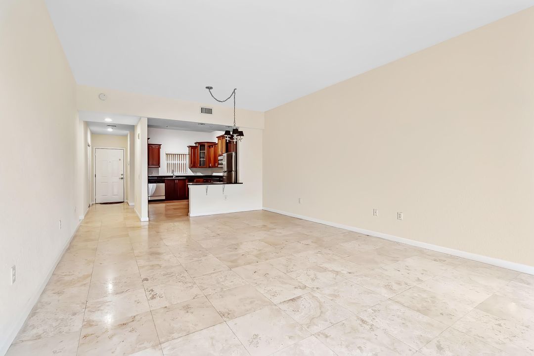 For Sale: $293,900 (2 beds, 2 baths, 1424 Square Feet)