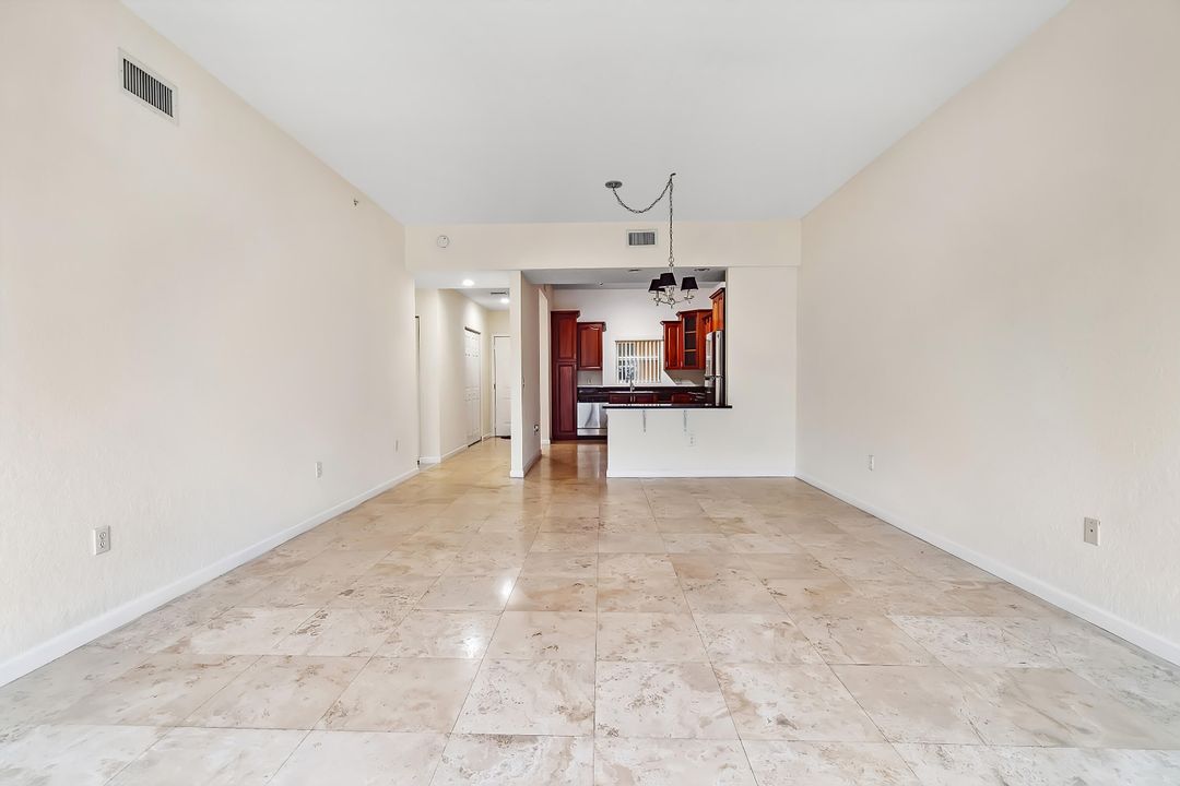 En Venta: $293,900 (2 camas, 2 baños, 1424 Pies cuadrados)