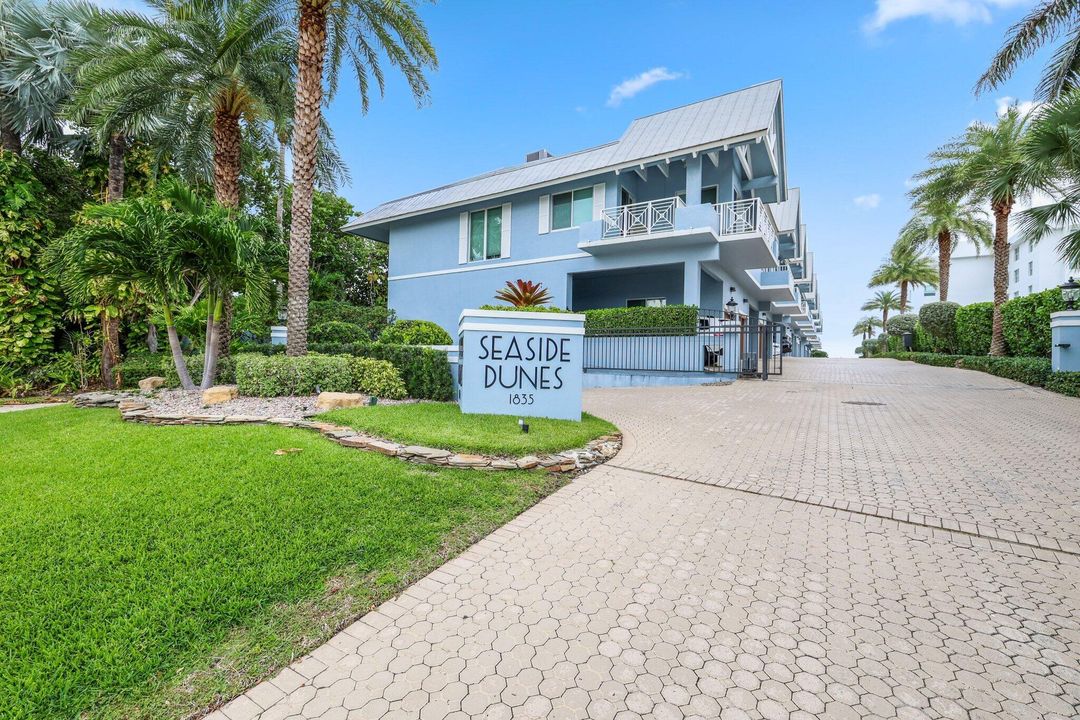 For Sale: $2,250,000 (3 beds, 2 baths, 1831 Square Feet)