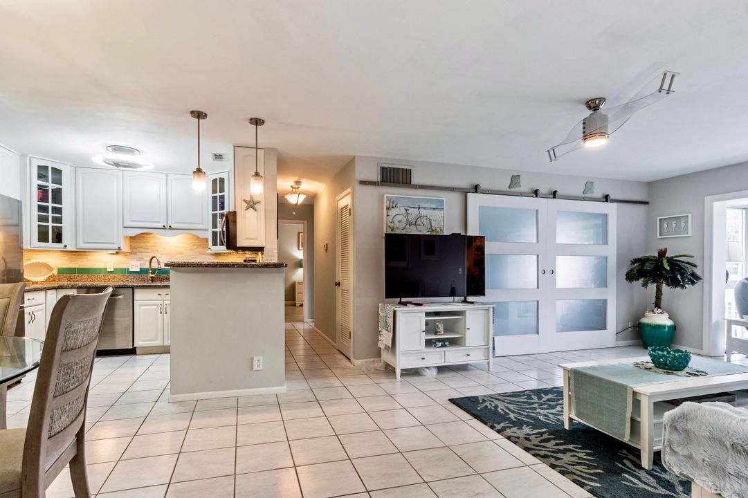 For Sale: $443,000 (2 beds, 2 baths, 1260 Square Feet)